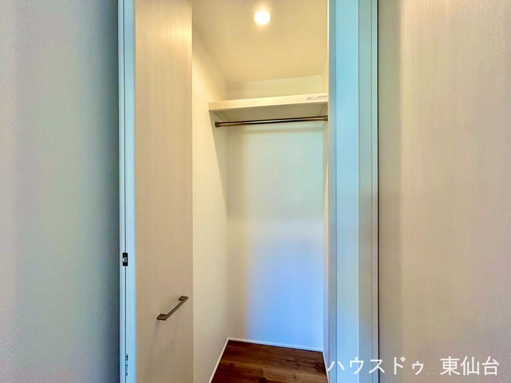 掃除道具や季節物の収納にぴったり。暮らしにゆとりが生まれます