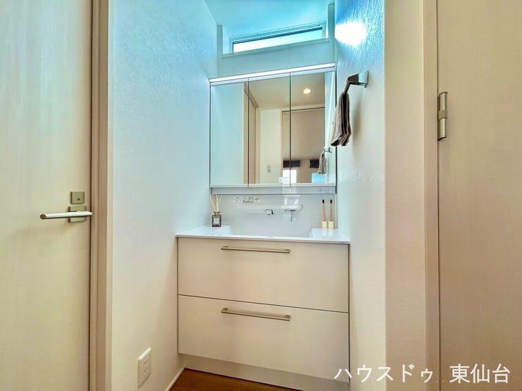 清潔感と機能性を兼ね備えた、使いやすい洗面空間