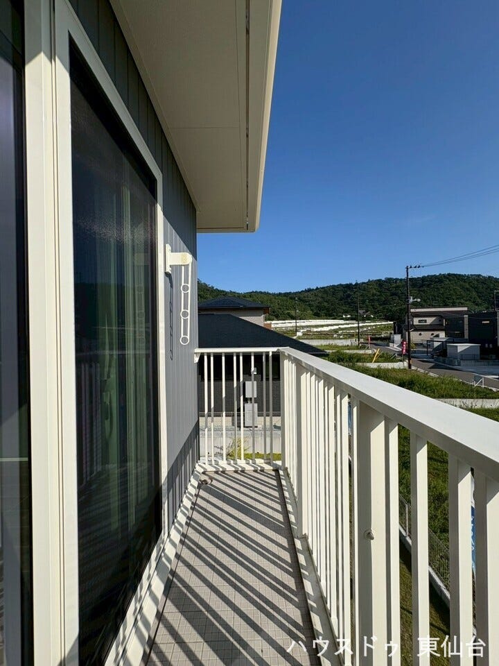 南向きの日当たり良好のバルコニー