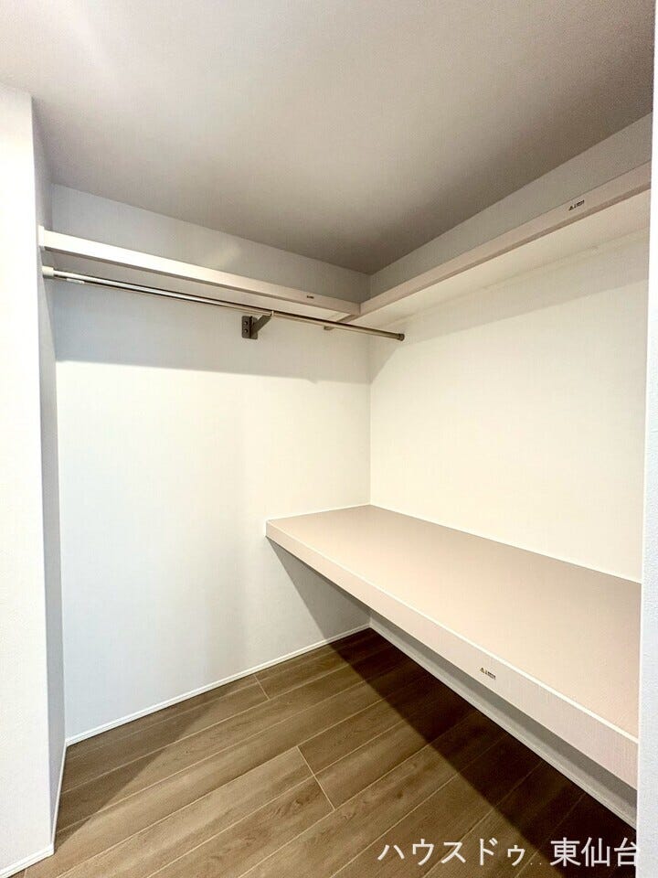 “しまう”だけでなく”整える”ことまで考えられた設計。空間にゆとりが生まれ、暮らしの質が自然と高まります