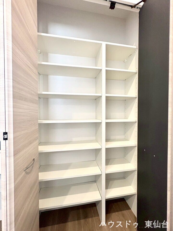 「使いたいときにすぐ取り出せる」「見やすく整理ができる」工夫が詰まった収納スペースで、忙しい家事をサポートします。