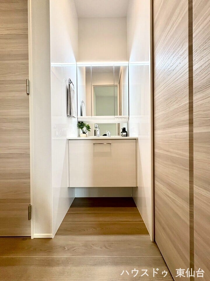 清潔感と機能性を兼ね備えた、使いやすい洗面空間