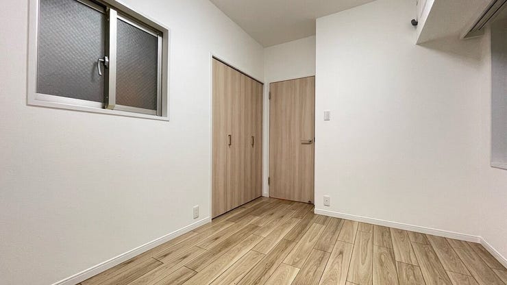 2面採光の明るい居室