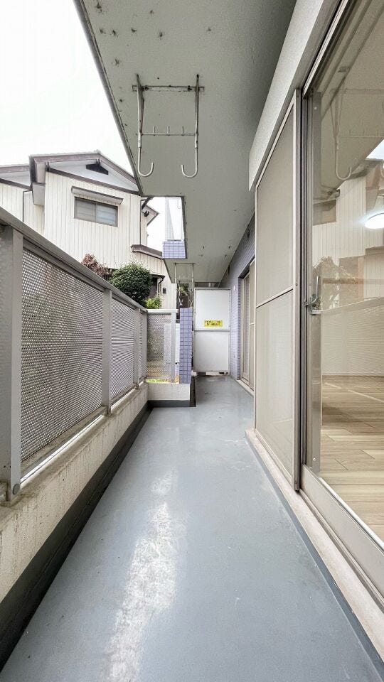 優しい風を感じることが出来るバルコニー。もちろんお洗濯物を干すスペースとしても十分な広さがあります