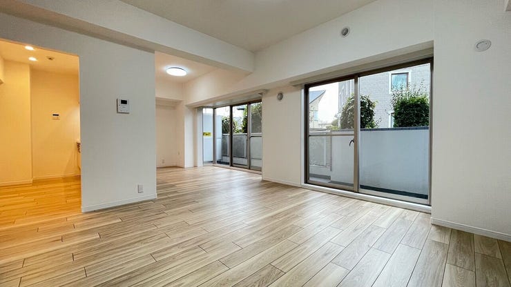 多くの時間を過ごす空間だからこそ採光にはこだわりたいですね!優しい光を感じることが出来るリビングです!