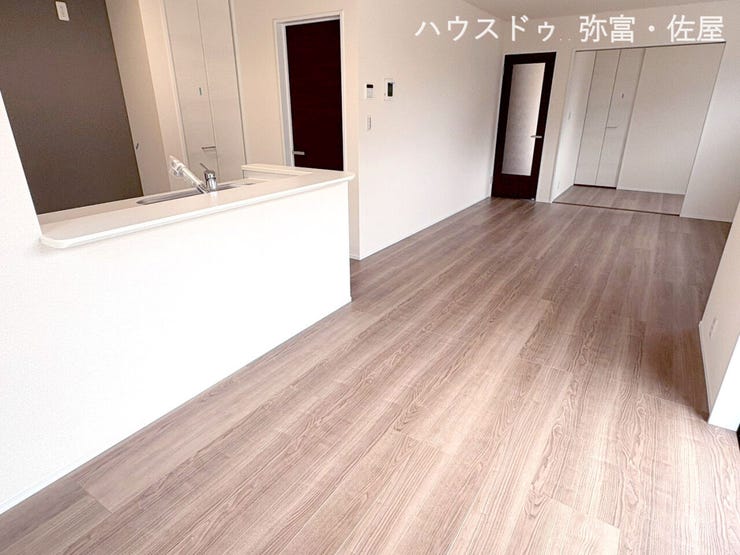自然と家族が集まってくる、ゆったりとくつろげる広々リビング(^^)同じ時間を共有できる家族団欒の快適空間♪