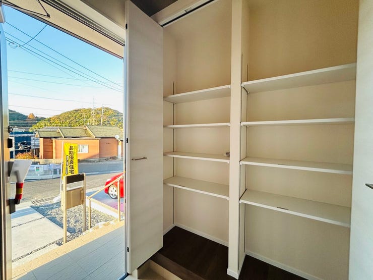 ◇明るく開放的な玄関♪