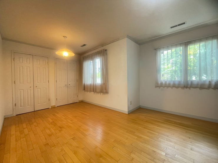 *2階10帖洋室*
※家具削除加工を行っており、写真はイメージです※