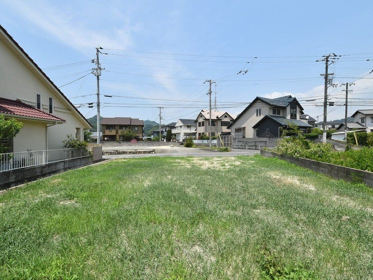 敷地内を南側より撮影