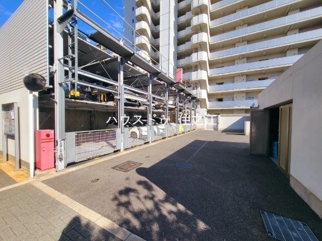 ★駐車場も区画数を多くご用意。空き状況の確認はお気軽にお申し付け下さい。
