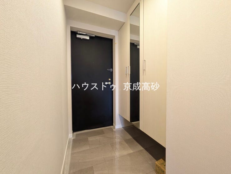 お家に出会う人々を出迎える玄関だからこそ、広々清潔感あふれる空間にしたいですね!