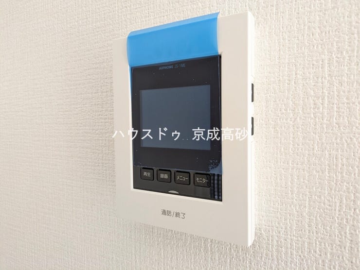 シンプルモダンな外観が魅力の建売住宅。飽きのこないデザインが特徴で、どんなインテリアにもマッチし、周辺の街並みにも自然と溶け込みます。