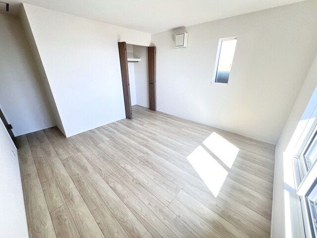 2階南西側洋室8.5帖