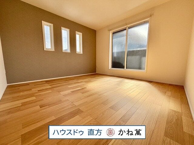 2階洋室(8帖)バスコニーに出ることができます。