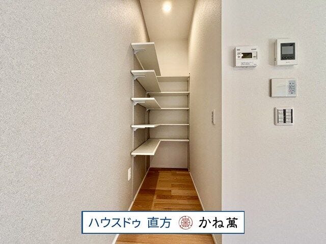 キッチンにはパントリーがあるのでまとめ買いも安心