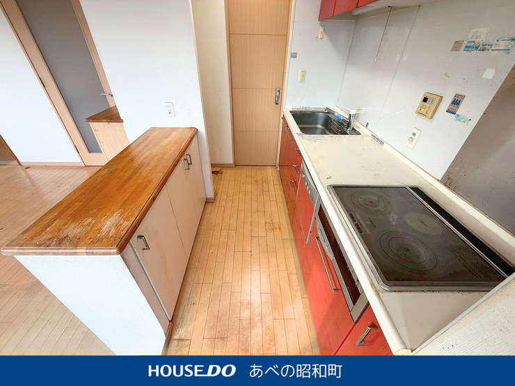 3口コンロは料理の効率がぐっと上がります!
同時に調理できるので、時短にもなり、家族の食卓がより豊かに。
毎日使うキッチンだからこそ、こうした使いやすさが嬉しいですよね。