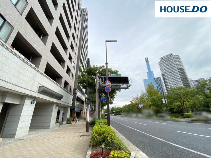 前面道路♪ミント神戸・神戸阪急・大丸神戸店まで徒歩10分以内など商業施設充実☆ショッピングや外食・レジャーに便利☆