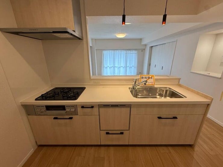 料理をしながらでもご家族との会話を楽しめる対面キッチン