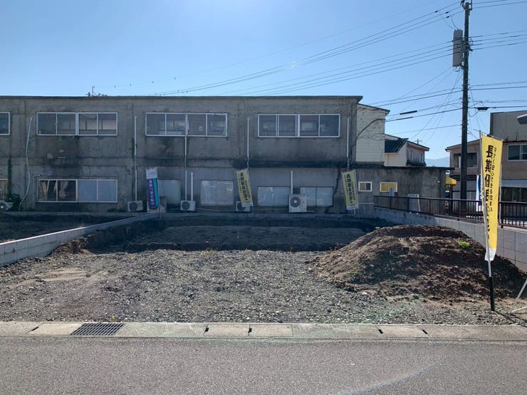 右:1号棟
2026年4月完成予定
撮影日:2025年12月18日