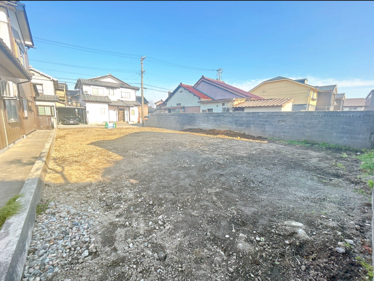 別角度から撮影した現地写真になります。