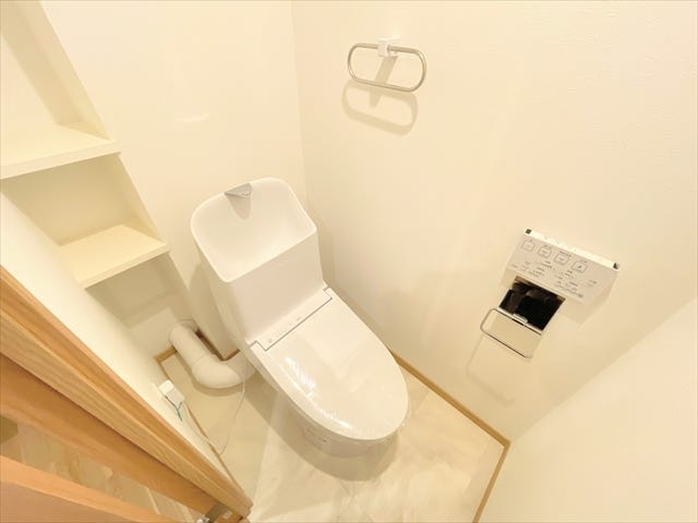 【収納付きトイレ】