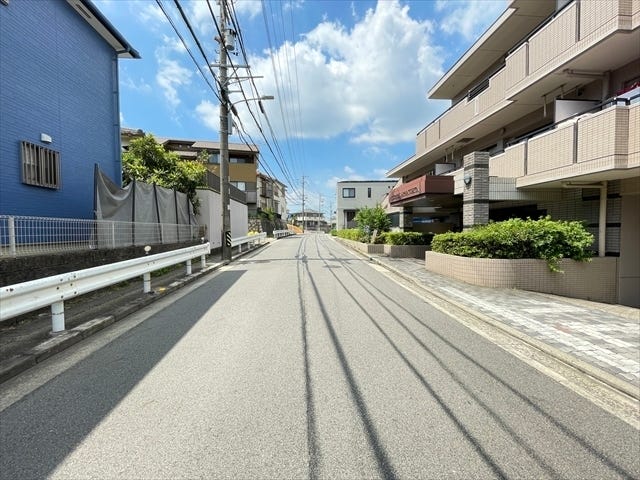 近隣の雰囲気は実際に見て、感じていただくのが一番です!
ぜひ現地を見に来てください♪お問い合わせお待ちしております。