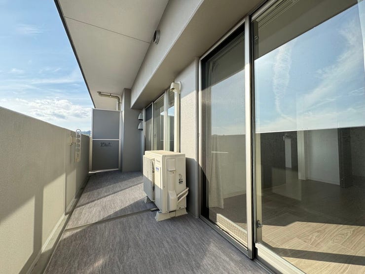 南向きバルコニーにつき日当たり良好ですね。