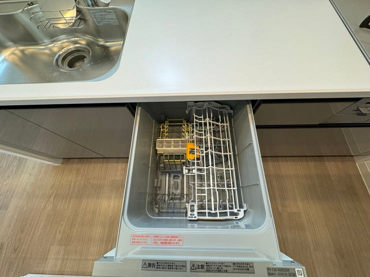 人気の食器洗い乾燥機付システムキッチンです。