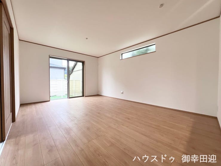 ■□■安らぎと笑顔の中心地■□■陽光が優しく降り注ぎ、会話が自然と弾む。ここでは、毎日が特別な時間へと変わります。