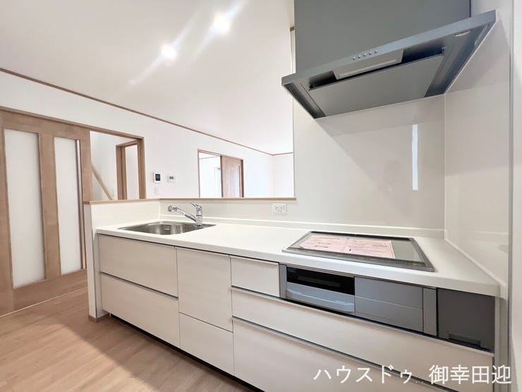 ■□■家族の「美味しい」が集まる、喜びを生み出す舞台■□■高い機能性と美しいデザインを両立。料理する人も、待つ人も、笑顔になれる場所です。