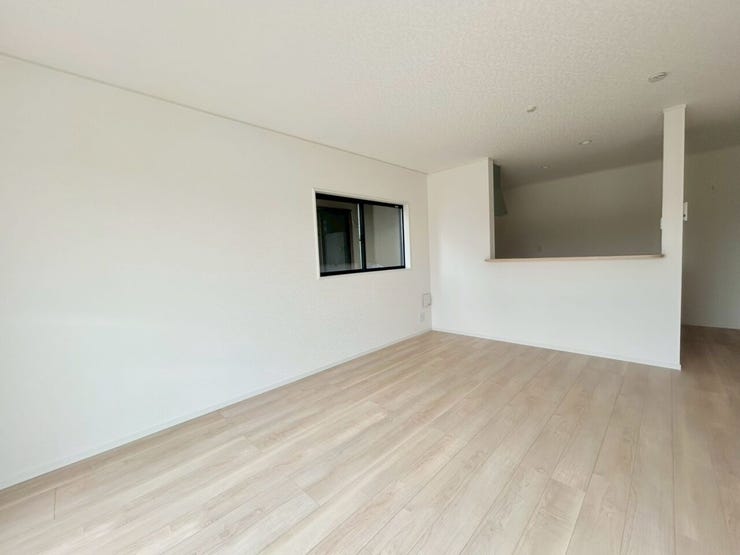 対面キッチンへと続く動線もスムーズ!料理中でも家族と会話ができます!