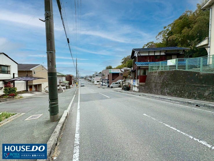 【利便性に優れた好立地】
スーパーまで徒歩9分、コンビニは徒歩4分と日々のお買い物に困りません!2号線へのアクセスも良好で平日の通勤や休日のお出かけもアクティブに楽しめます!