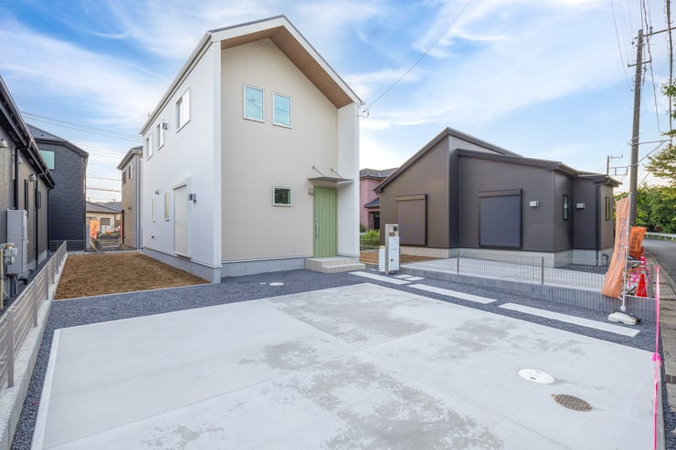 ■4号棟前面写真■
教育施設徒、商業施設歩圏で便利な住環境♪
本日、現地ご見学可能です♪
周辺環境と合わせてご案内させていただきます♪
お気軽にお問合せください♪