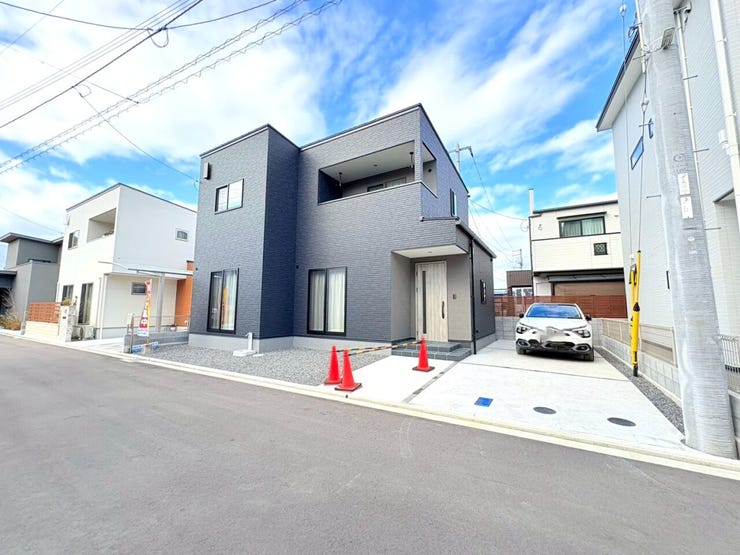 ・清潔感と機能性に加え、敷地内に駐車3台可能なゆとりのある設計!!