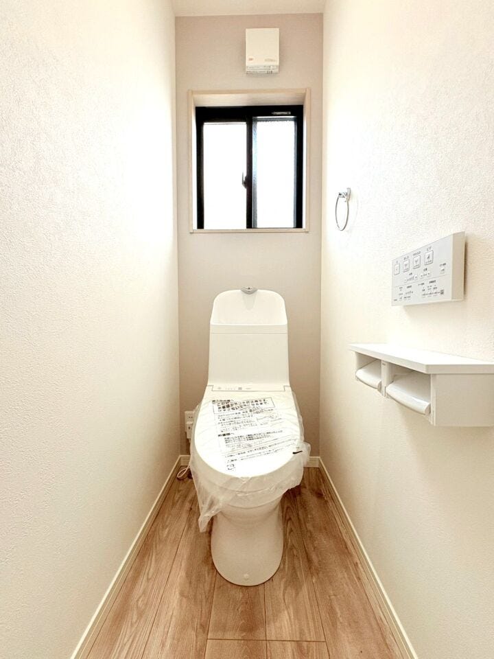 ・2階にもトイレを完備しているので、忙しい朝の時間帯もスムーズ。家族みんなが快適に過ごせる間取りです!!