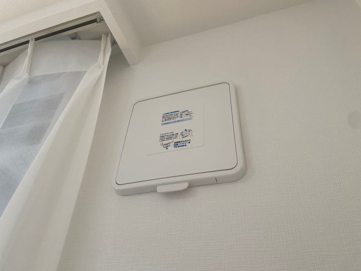 ◇24時間換気システム◇
お天気に関係なく常に換気ができます。ご家族が不在のときでも使用することができる、便利な機能です。