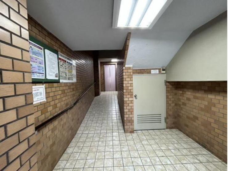 落ち着きを兼ね備えたエントランス