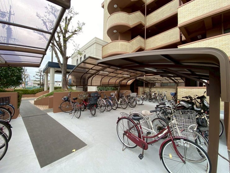 屋根付きの駐輪場
雨の心配なし♪