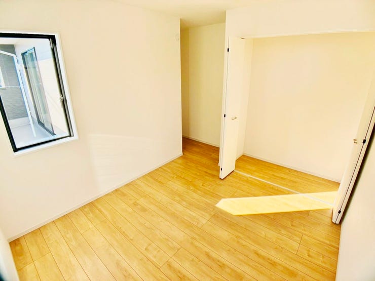 ◎収納(1/9撮影)
収納扉は折戸扉になっているので、最小限のスペースで開閉が可能です◎