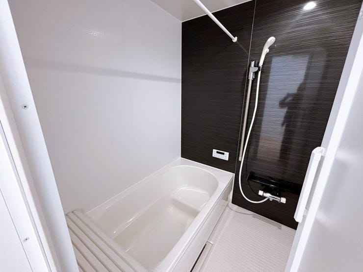 ランドリーパイプ付きで雨の日のお洗濯も安心♪