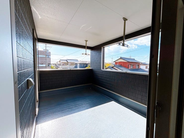 急な雨の日も安心な広々ルーフバルコニー☆