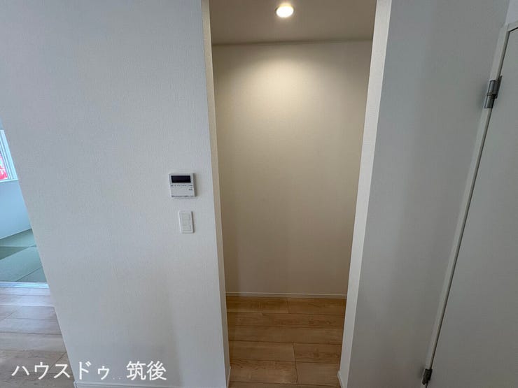 キッチン横のパントリー