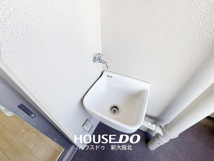 ■バルコニーのスロップシンクです!
■植物への水やりや靴のお掃除などに便利!夏場はお子さまのプールも楽しめそうですね!