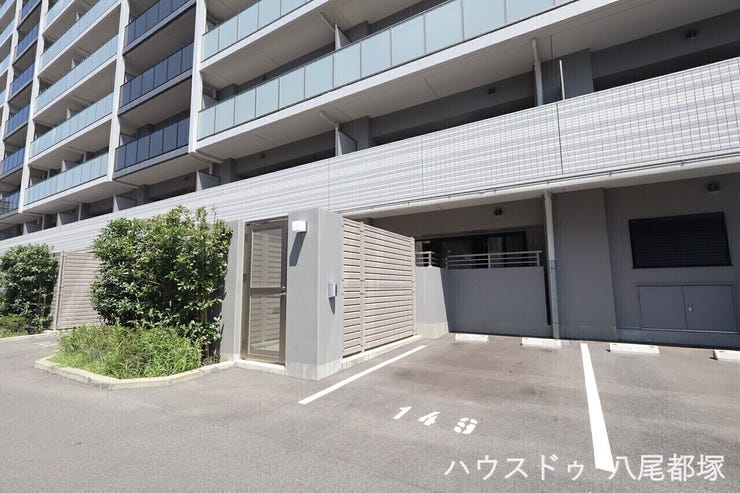 お車でのご移動は、マンションのエントランスを通らずスムーズにお出かけしていただけます♪