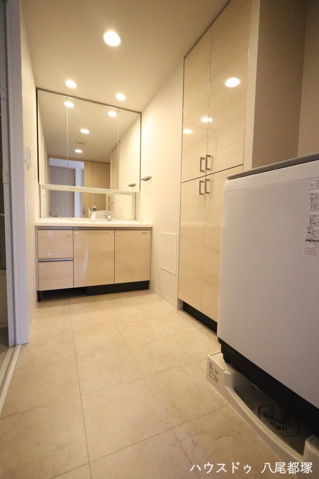 高級感のあるおしゃれな洗面所♪
生活感を隠しつつたっぷり収納できます☆