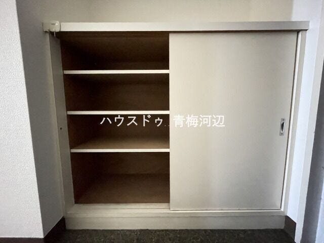 下駄箱:下駄箱があるので靴があふれることなく、玄関スペースをスッキリと保てそうです。