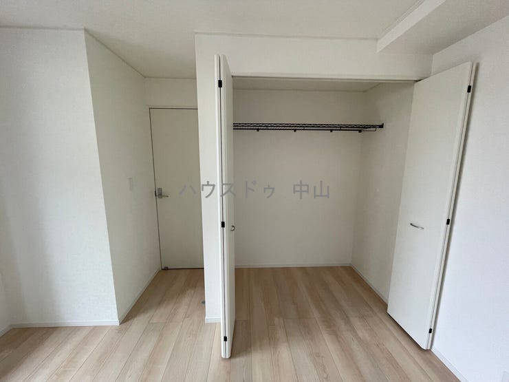 2階7.5帖の洋室
クローゼット