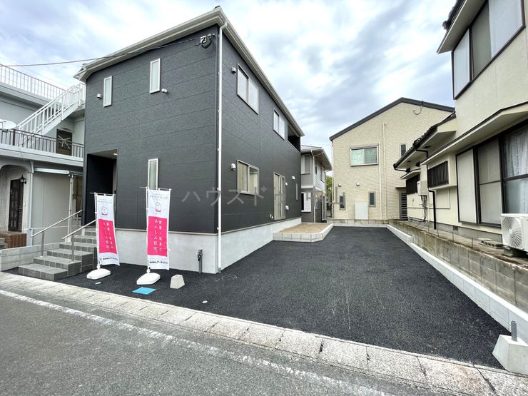 【外観】
〇外壁サイディングは雨で汚れを落としてくれるセルフクリーニング機能付きです!