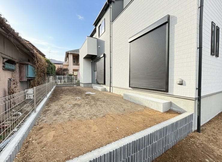 ◎南庭(2/16撮影)
リビングの窓を開けると南庭スペースが!家庭菜園や夏にはお子様とプール遊びなども楽しめそうです!