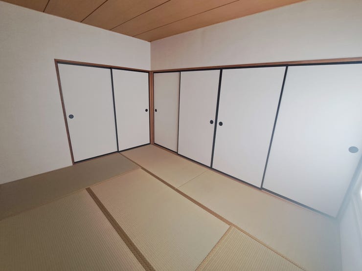 室内(2025年10月)撮影
◎現地案内予約受付中!◎
全居室6帖以上!お子様が成長しても、ゆとりある住空間で快適に過ごせる広さです。